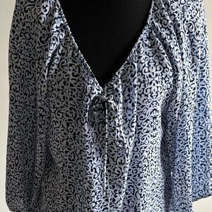 Laundry By Shelli Segal Black and White Patterned Blouse